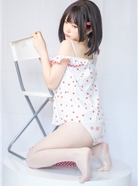 神沢永莉 - 粉色格子裙(7)